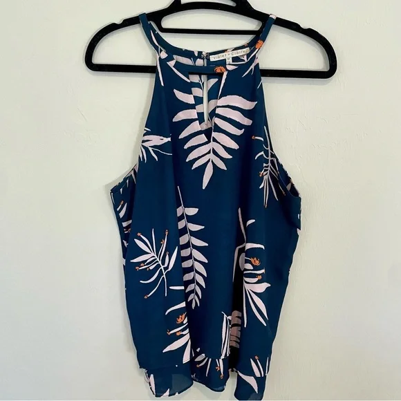 Violet + Claire Sleeveless Blouse - Picture 2 of 4